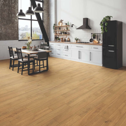 k726 laminati germanuli krono  ტექნიკური მახასიათებლები
წარმოების ადგილი: გერმანია, Krono Original
ცვეთის კლასი: AC5
გამოყენების კლასი: 33
ჩამკეტი სისტემა (Lock)
სისქე 12 მმ
ზომები (Dimensions):
1288 x 195 x 12 მმ



უპირატესობები (Advantages)
არ იკაწრება
იატაკქვეშა გათბობასთან თავსებადი
ბავშვებისა და ცხოველებისთვის უსაფრთხო&nbsp;
მარტივი მოვლა
ნესტგამძლე
დამზადებულია ბუნებრივი და მდგრადი მასალებისგან
გამოყენება
საძინებელი (Bedrooms)
ბავშვთა ოთახი (Children's room)
კომერციული გამოყენება: სასტუმროები, 